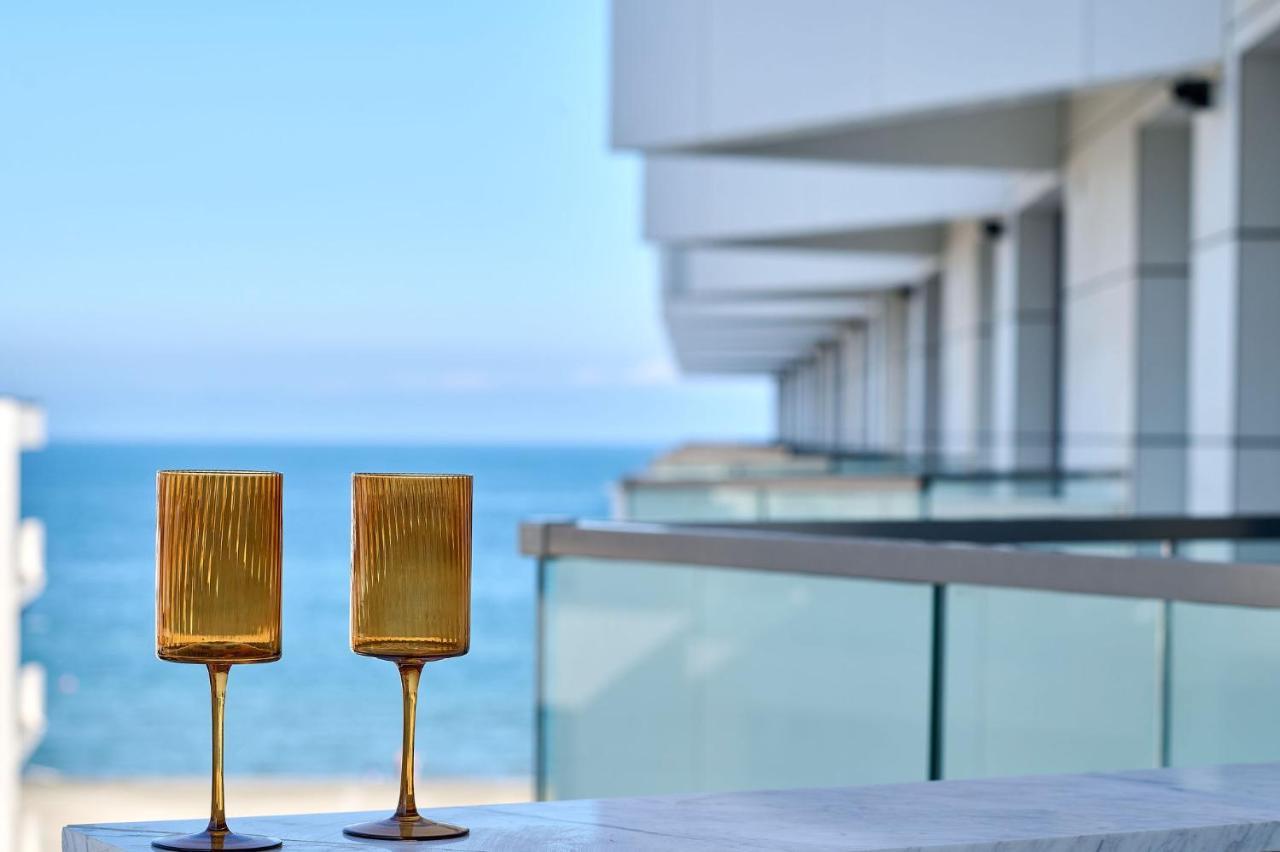 Retro Apartment In Infinity Beach Resort Mamaia Exterior photo