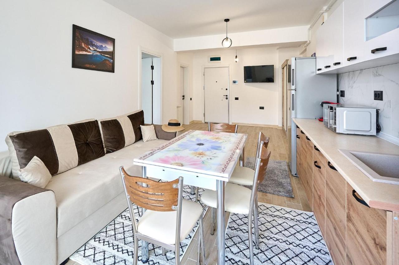 Retro Apartment In Infinity Beach Resort Mamaia Exterior photo