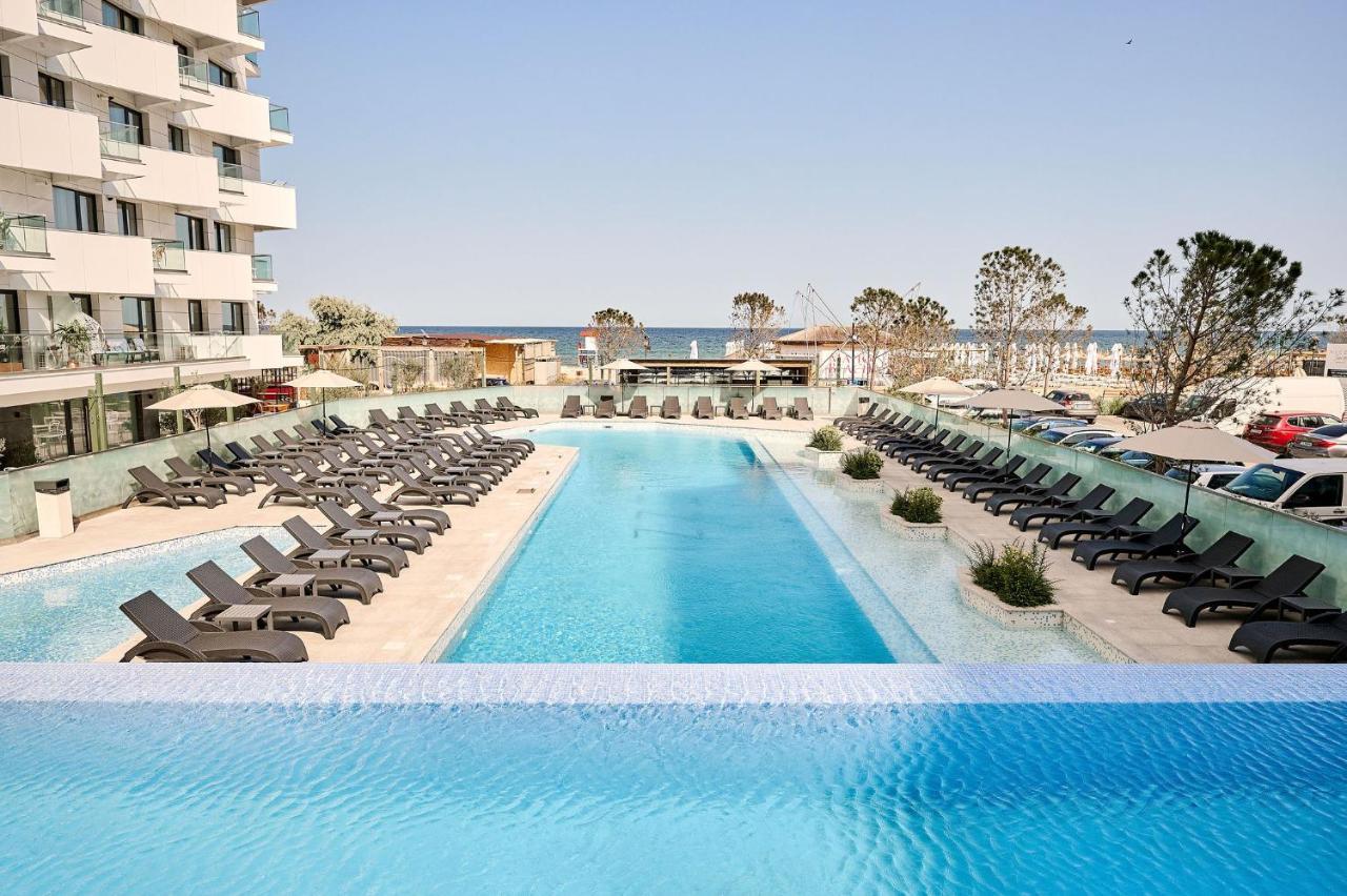 Retro Apartment In Infinity Beach Resort Mamaia Exterior photo